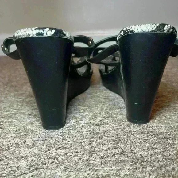 Thalia Slip On Sandles Size 10M Black Leather/ NWOB - Picture 6 of 6